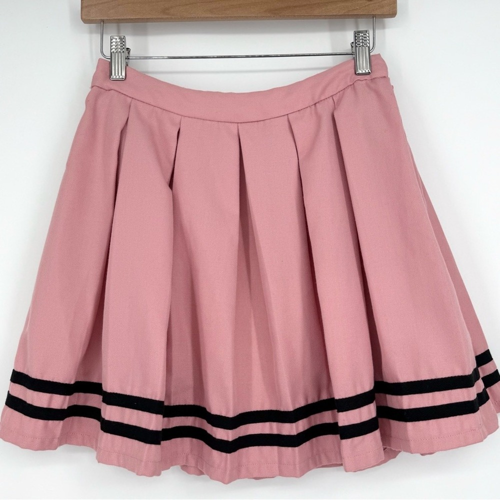 Hot Topic Pink Pleated Skirt Size‎ Small